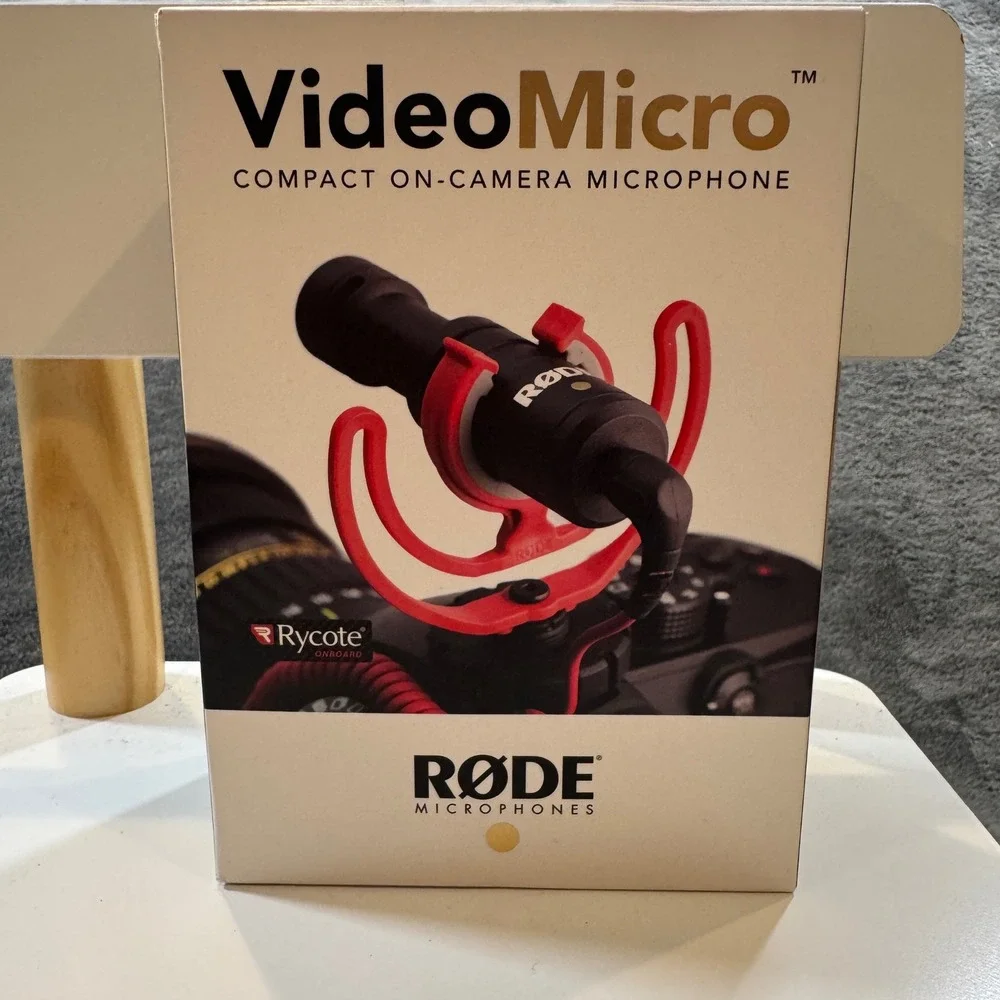 Rode VideoMicro Compact On-Camera Microphone with Rycote Lyre Mount Black